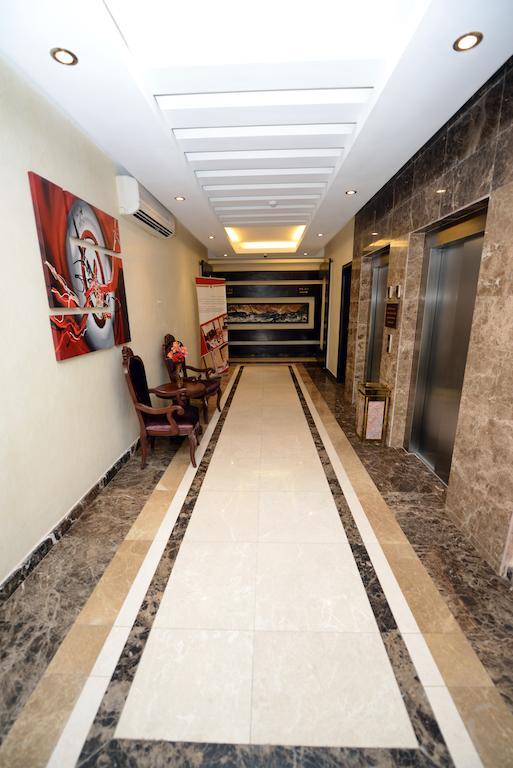 Hotelier Suites Riyadh Exterior photo