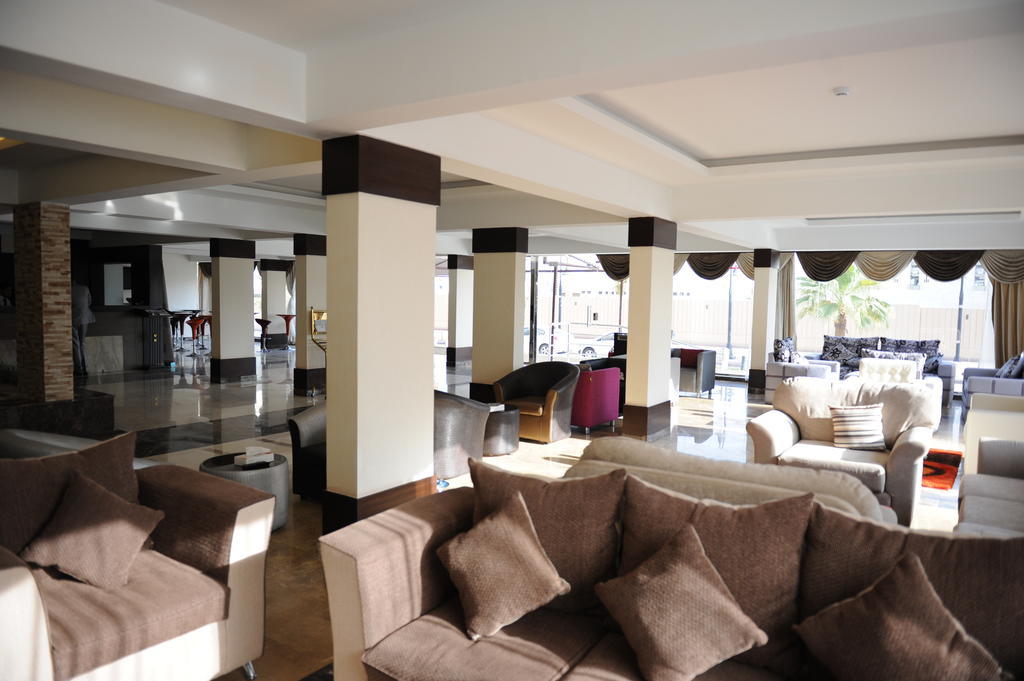 Hotelier Suites Riyadh Exterior photo