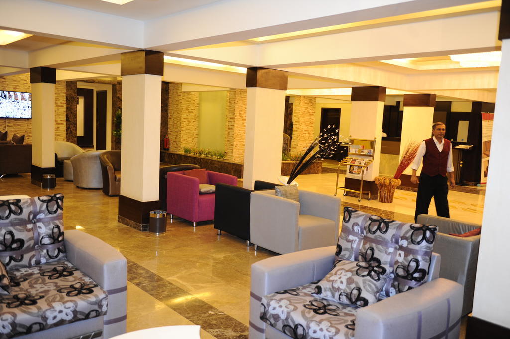 Hotelier Suites Riyadh Exterior photo