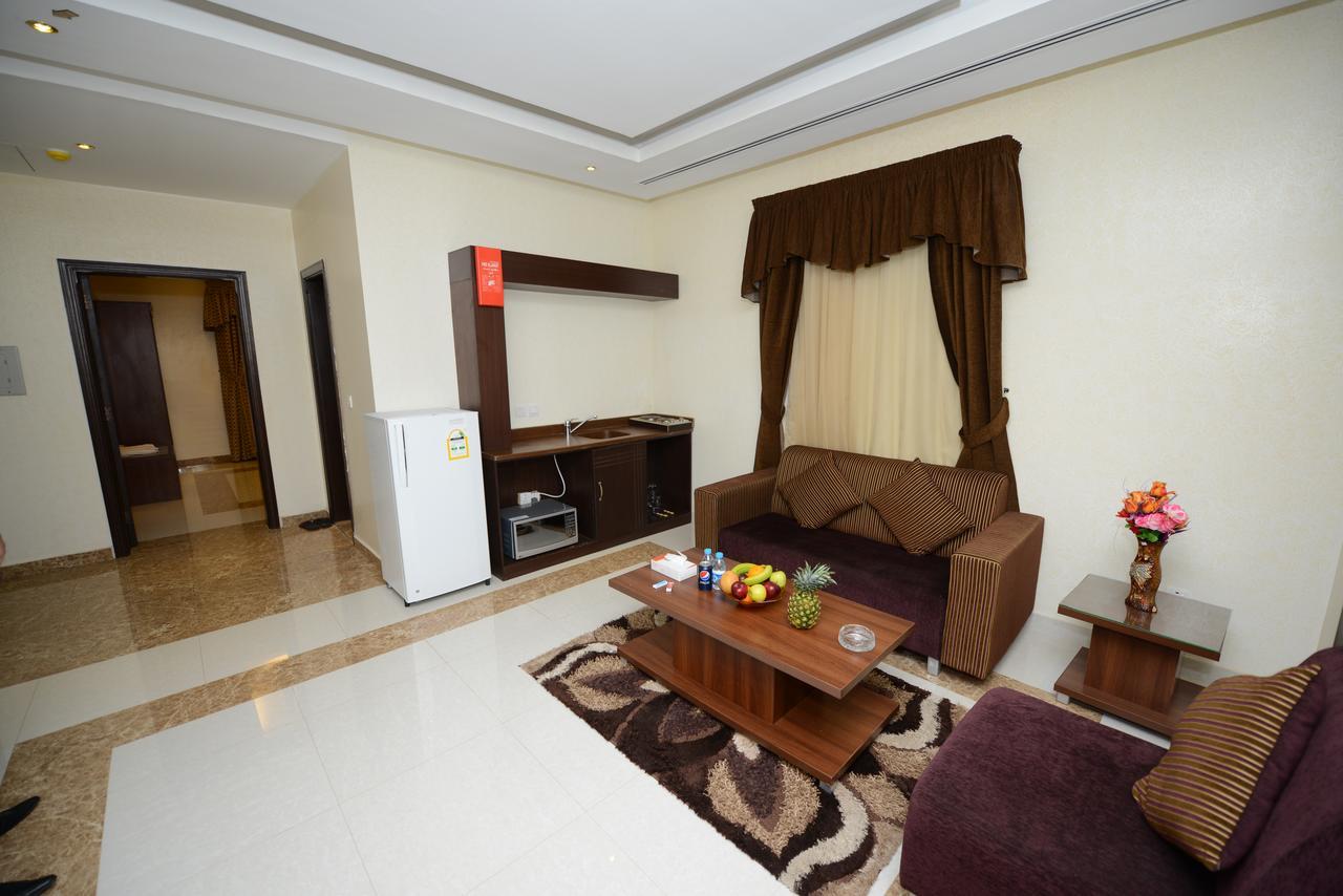 Hotelier Suites Riyadh Exterior photo