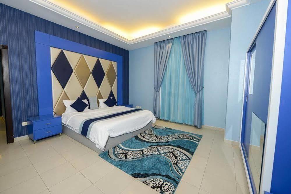 Hotelier Suites Riyadh Exterior photo